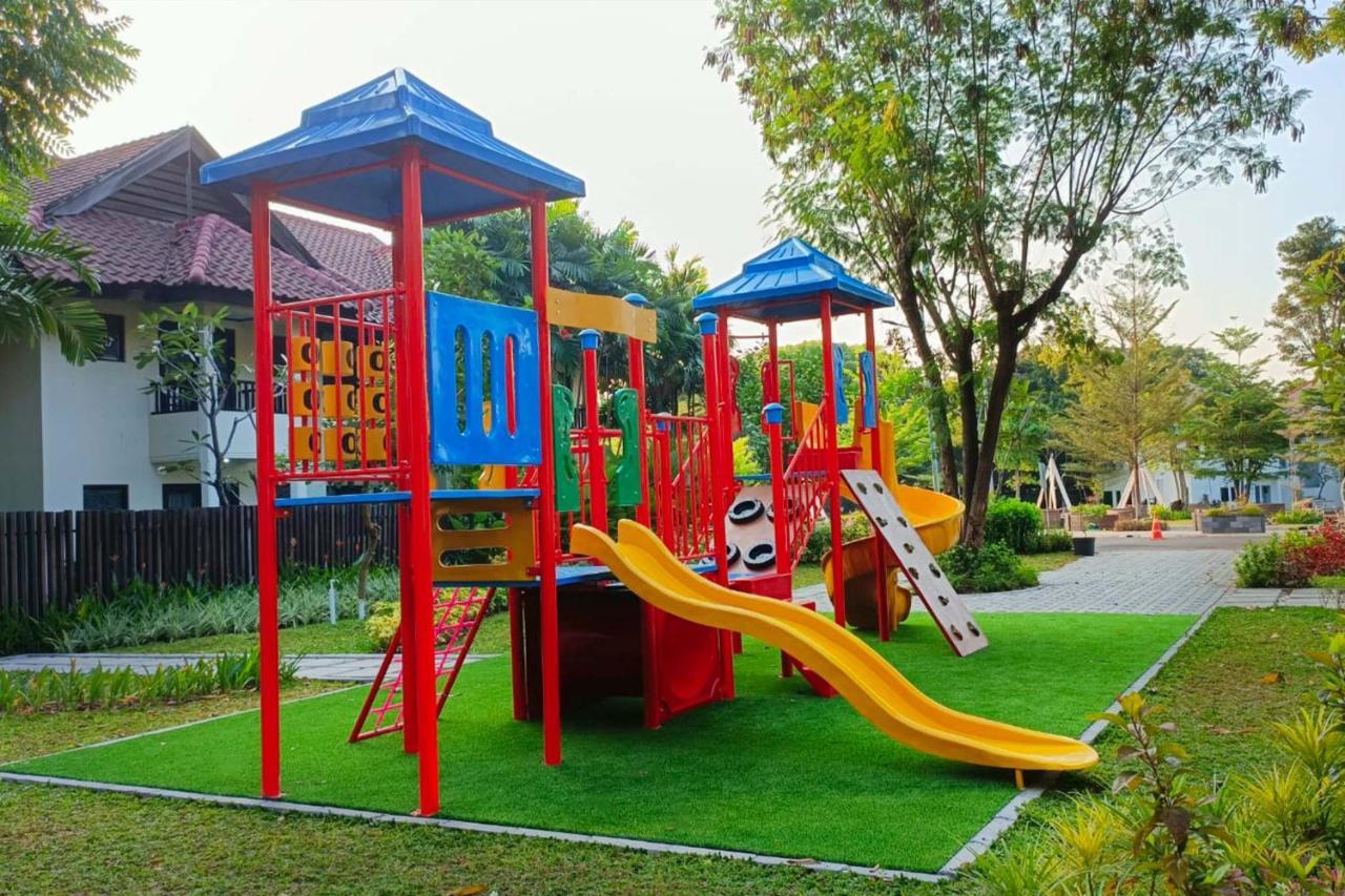Whiz Prime Hotel Darmo Harapan Surabaya Eksteriør bilde