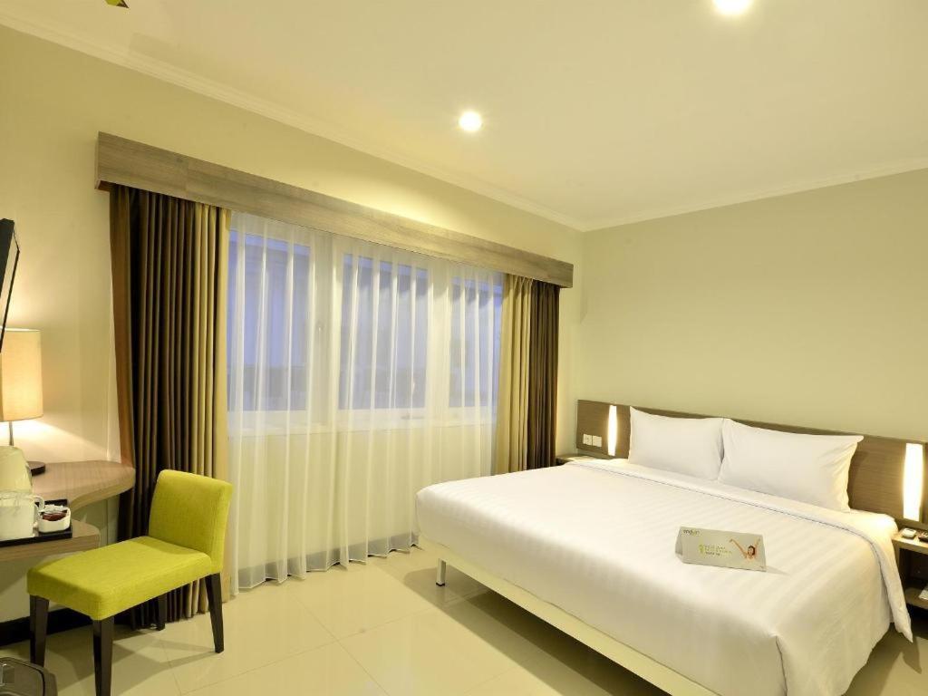 Whiz Prime Hotel Darmo Harapan Surabaya Eksteriør bilde