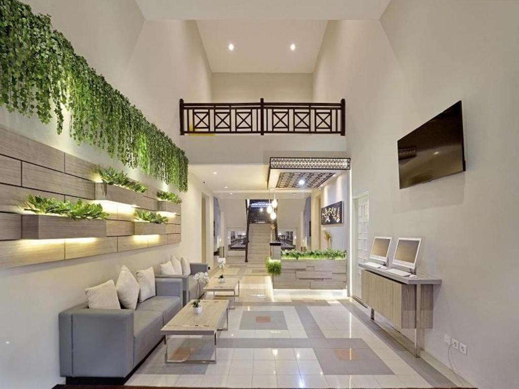 Whiz Prime Hotel Darmo Harapan Surabaya Eksteriør bilde
