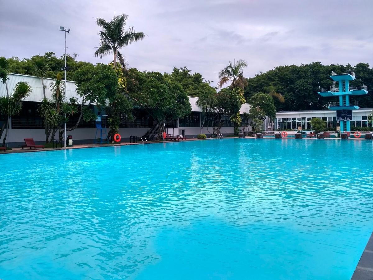 Whiz Prime Hotel Darmo Harapan Surabaya Eksteriør bilde