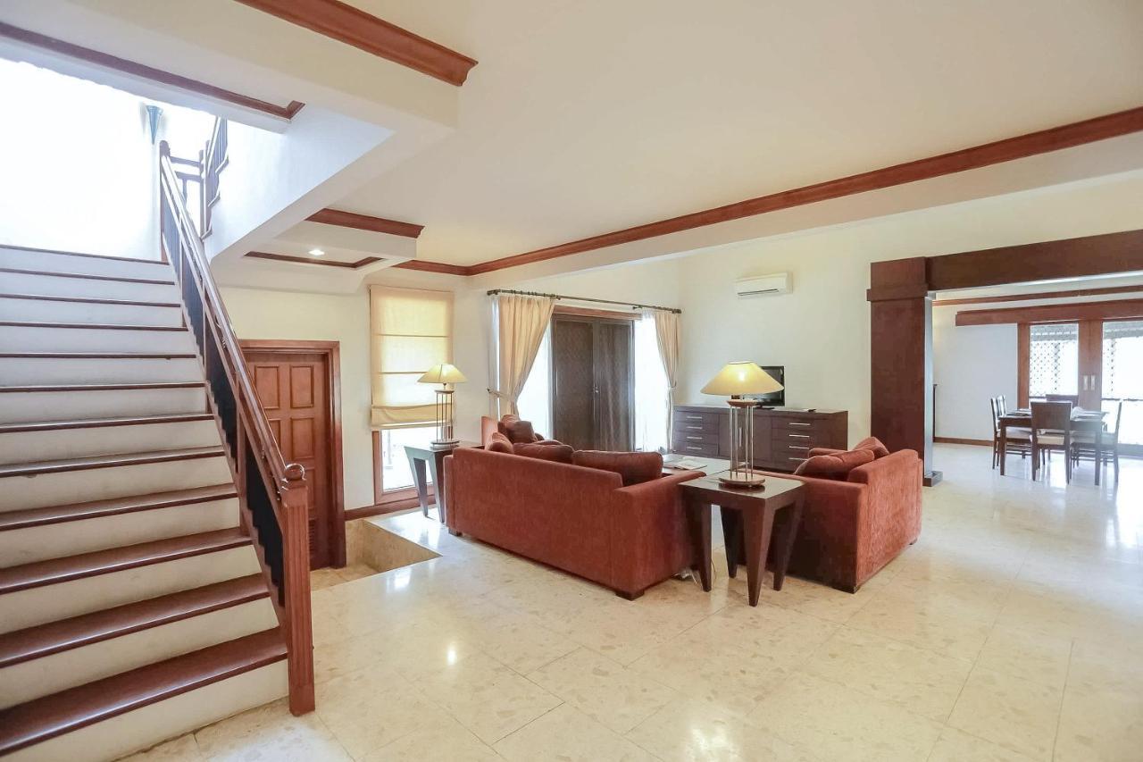 Whiz Prime Hotel Darmo Harapan Surabaya Eksteriør bilde