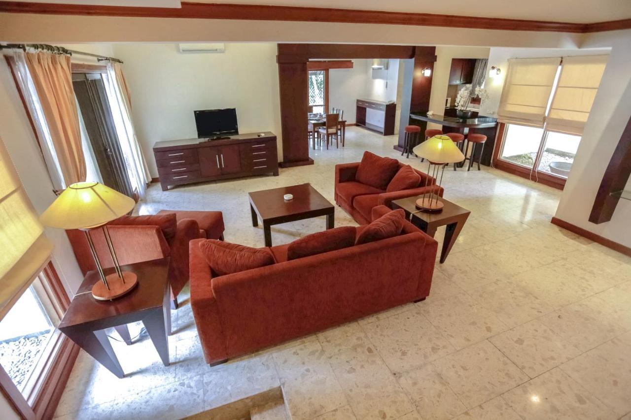 Whiz Prime Hotel Darmo Harapan Surabaya Eksteriør bilde