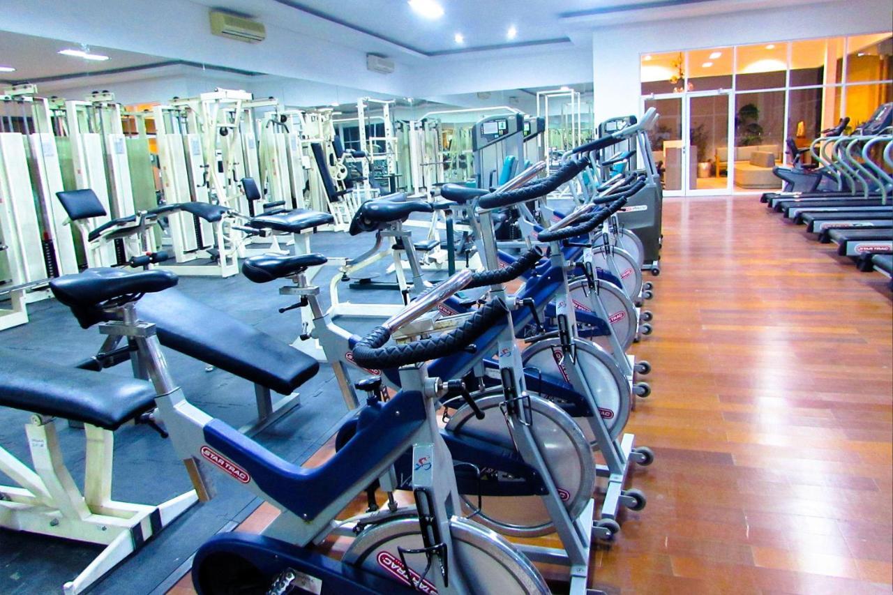 Whiz Prime Hotel Darmo Harapan Surabaya Eksteriør bilde