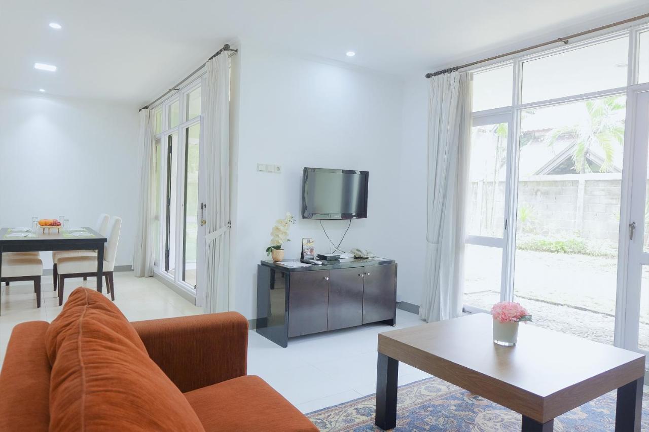 Whiz Prime Hotel Darmo Harapan Surabaya Eksteriør bilde