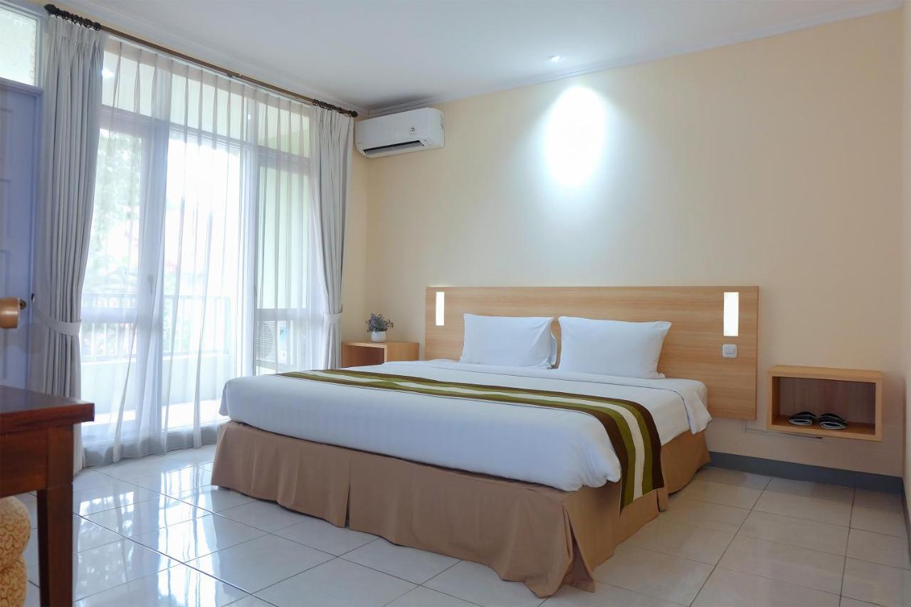Whiz Prime Hotel Darmo Harapan Surabaya Eksteriør bilde