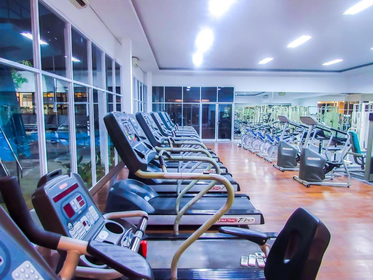 Whiz Prime Hotel Darmo Harapan Surabaya Eksteriør bilde
